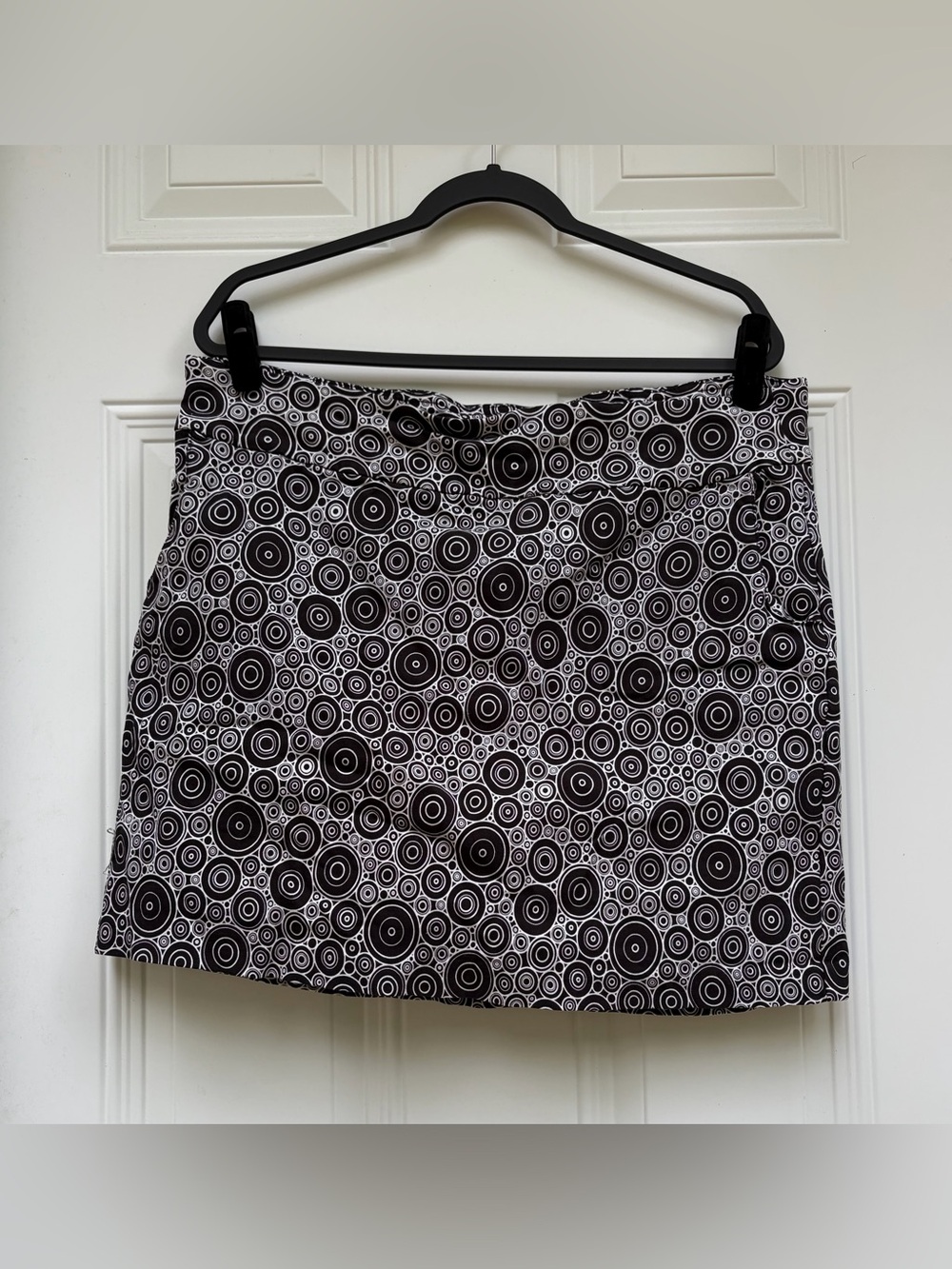 Lifestyle Attitude Monochrome Circle Print Mini Skirt